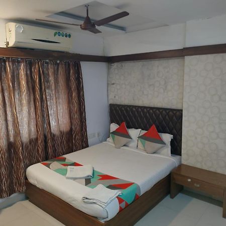 Khaleej Residency Near U S Embassy Hotel Ченай Екстериор снимка