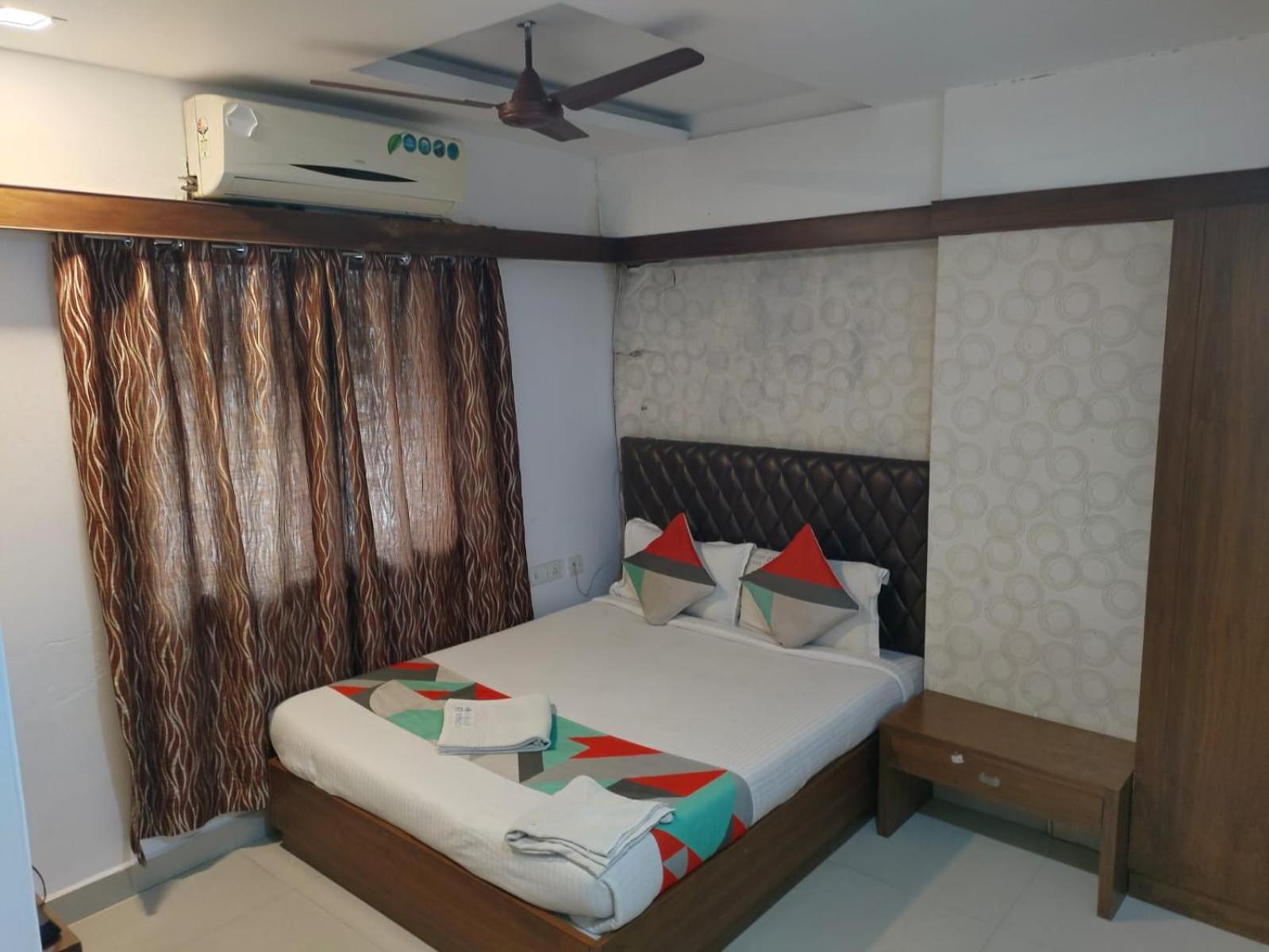 Khaleej Residency Near U S Embassy Hotel Ченай Екстериор снимка